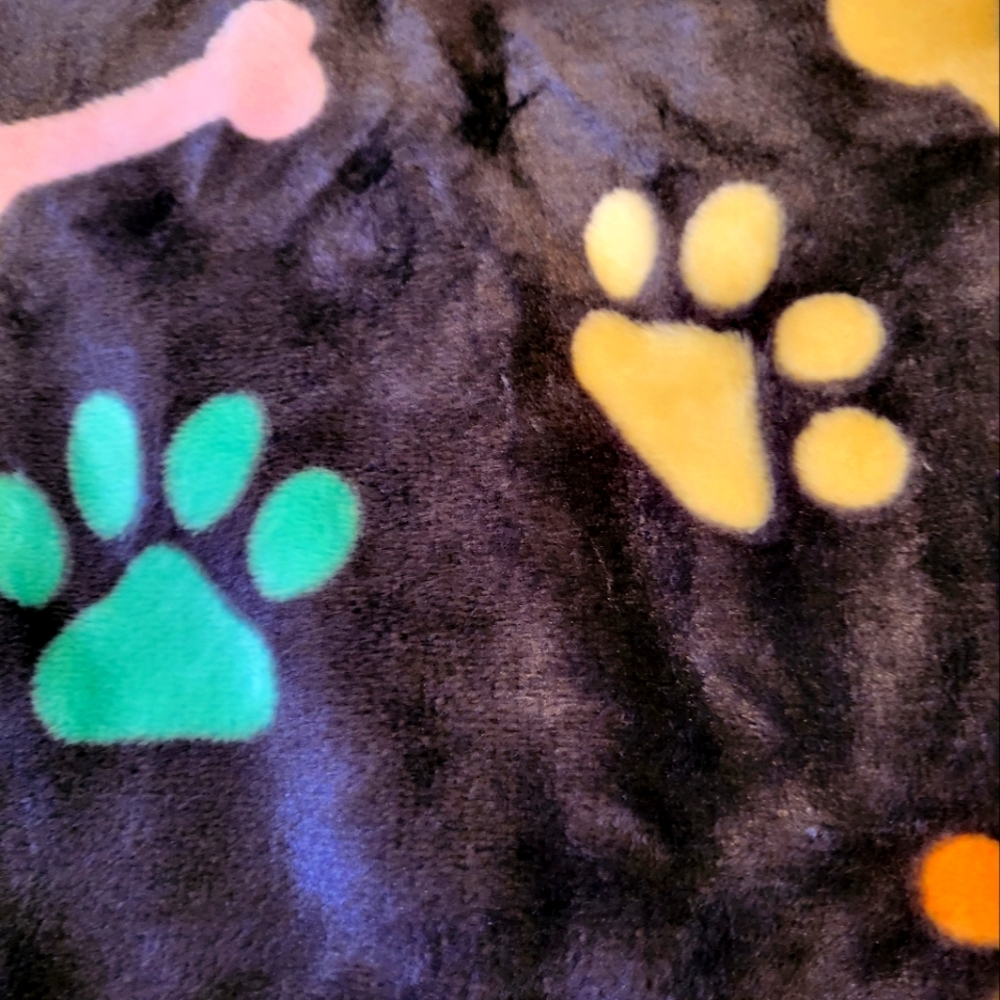 ATTENTION DOG LOVERS Brand New Dog Blanket